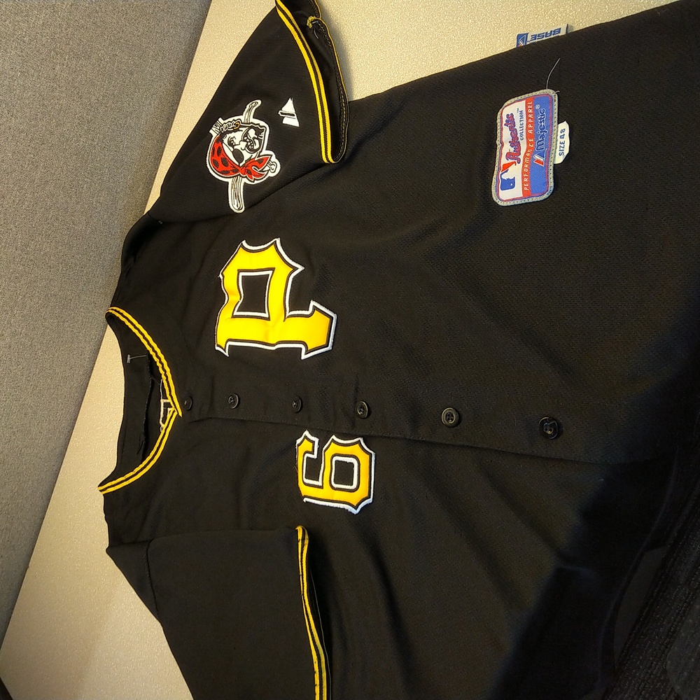 Official Majestic MLB PIttsbugh Pirates Jersey!
